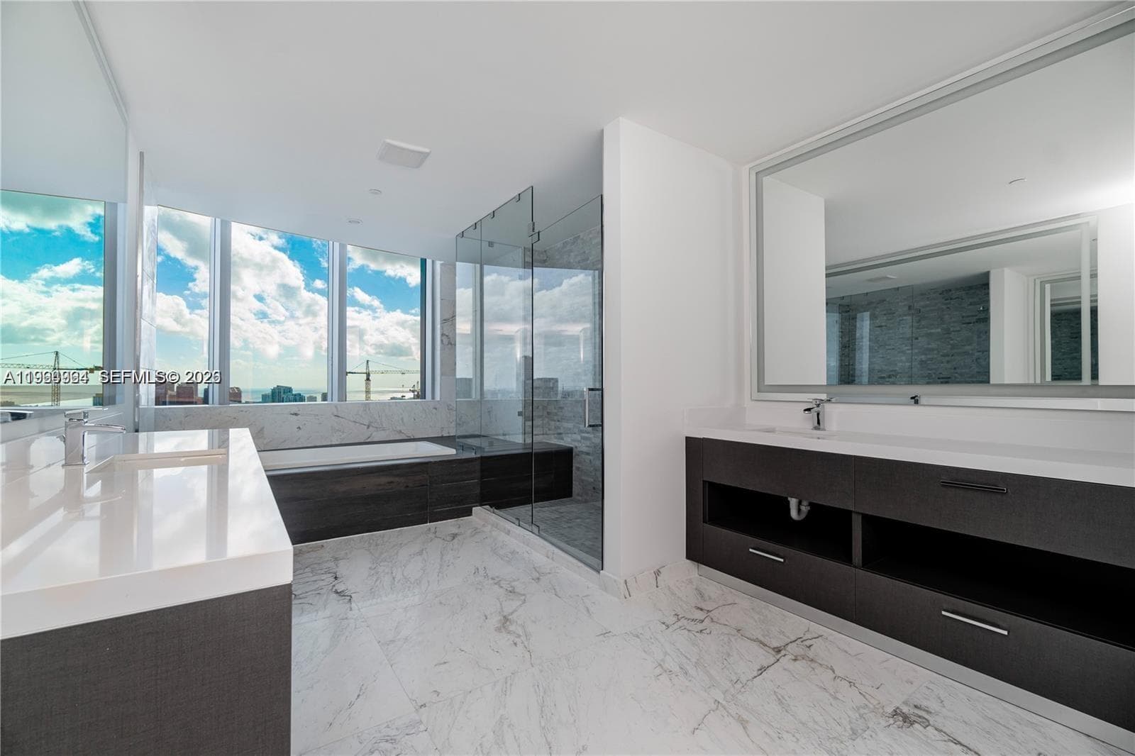 851 NE 1st Ave # 4911, Miami FL 33132 — 21