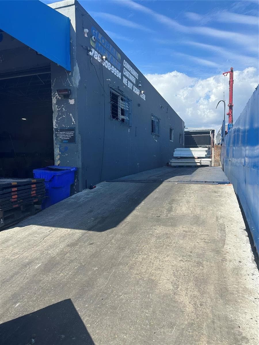 2717 NW 34th Street, Miami FL 33142 — 3