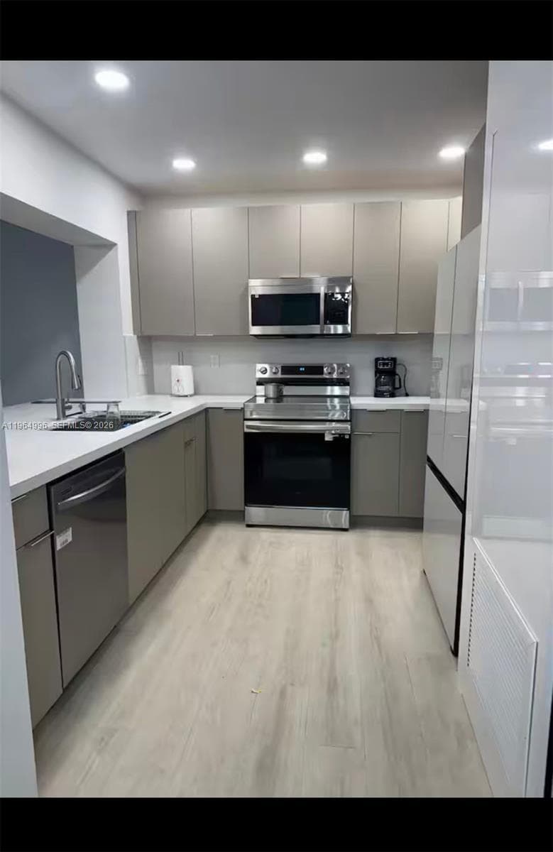 508 De Leon Dr, Miami Springs FL 33166 — 8
