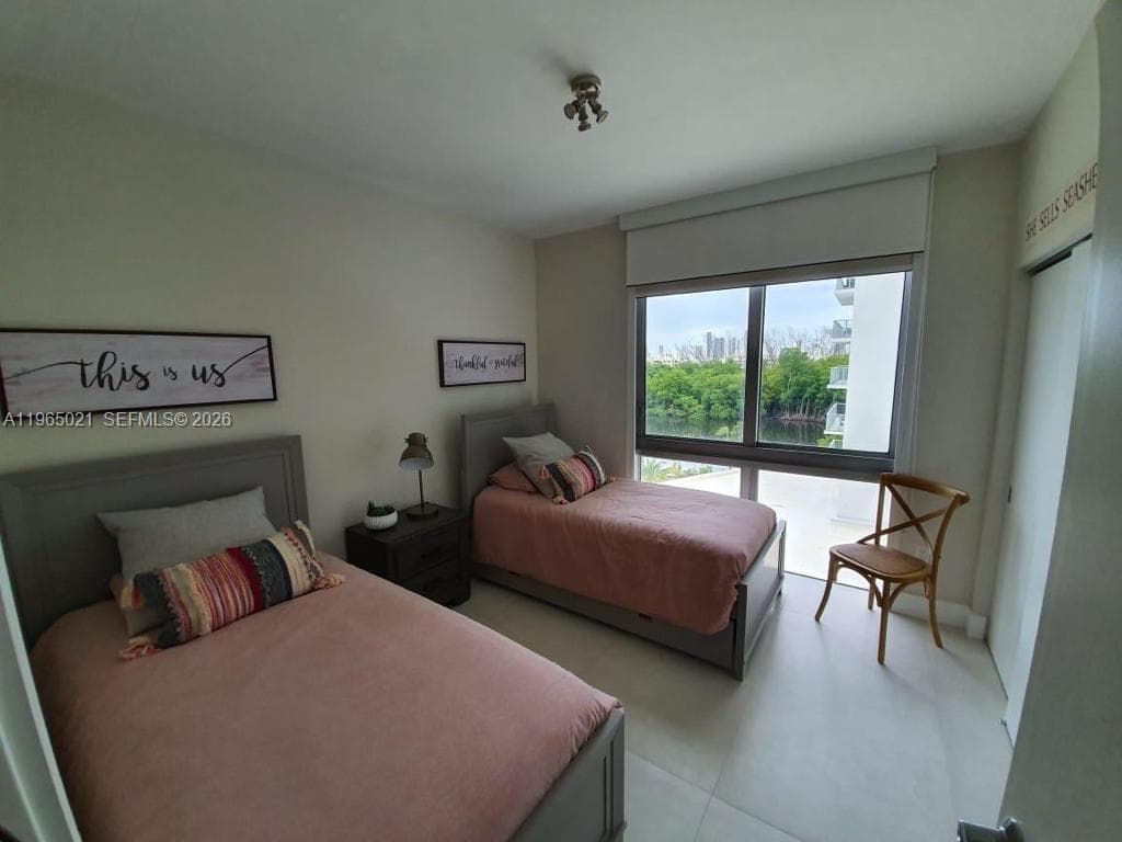 16385 Biscayne Blvd # 507, North Miami Beach FL 33160 — 22