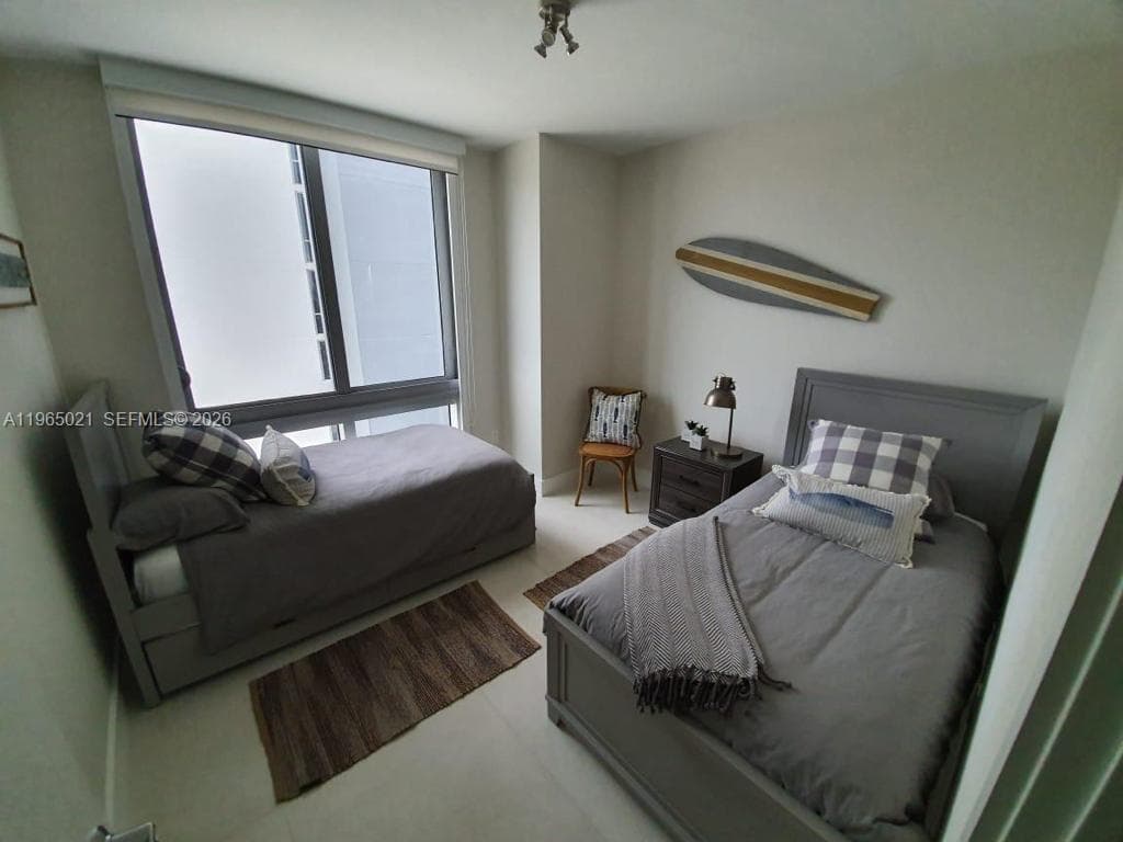 16385 Biscayne Blvd # 507, North Miami Beach FL 33160 — 24