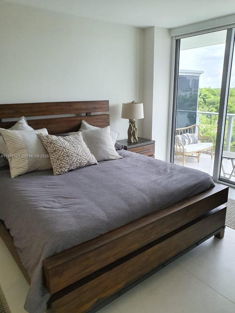 16385 Biscayne Blvd # 507, North Miami Beach FL 33160 — 19