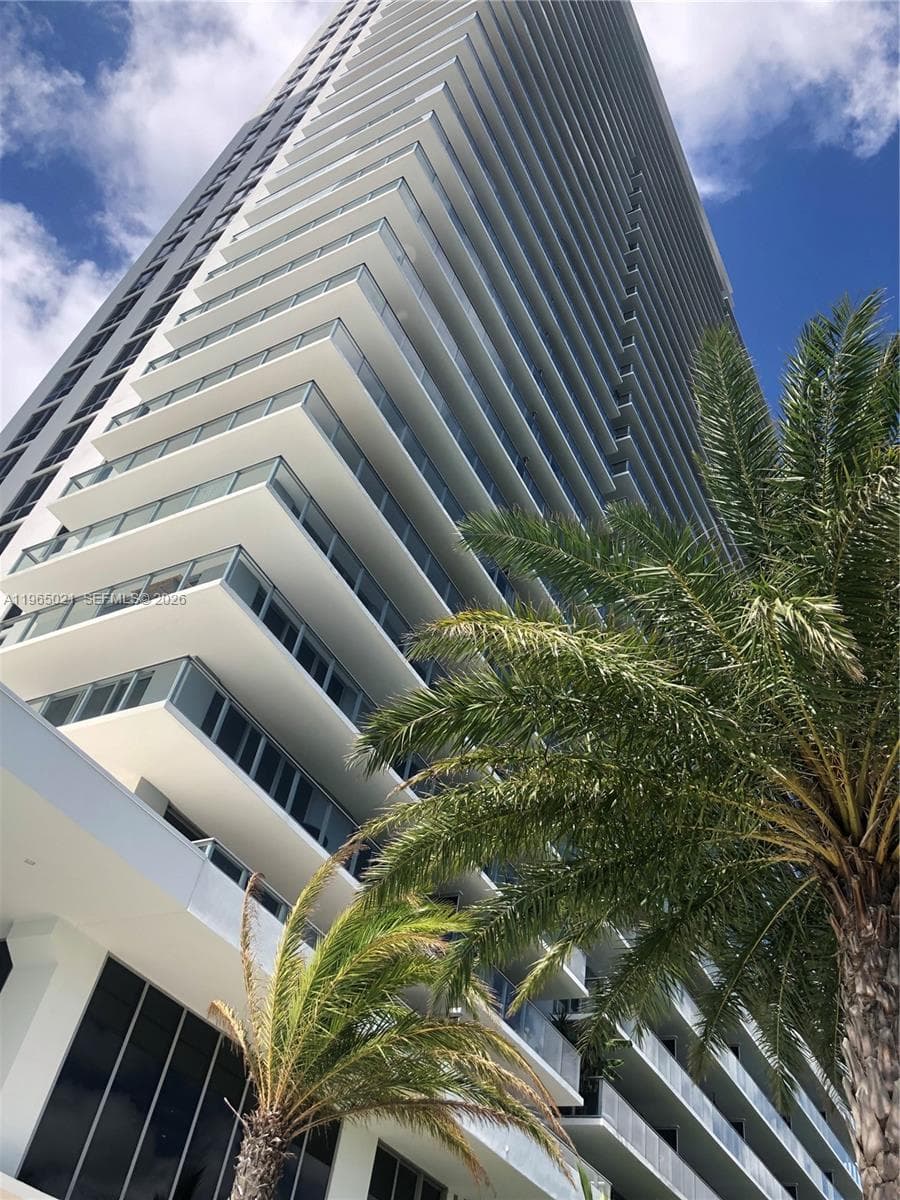 16385 Biscayne Blvd # 507, North Miami Beach FL 33160 — 29