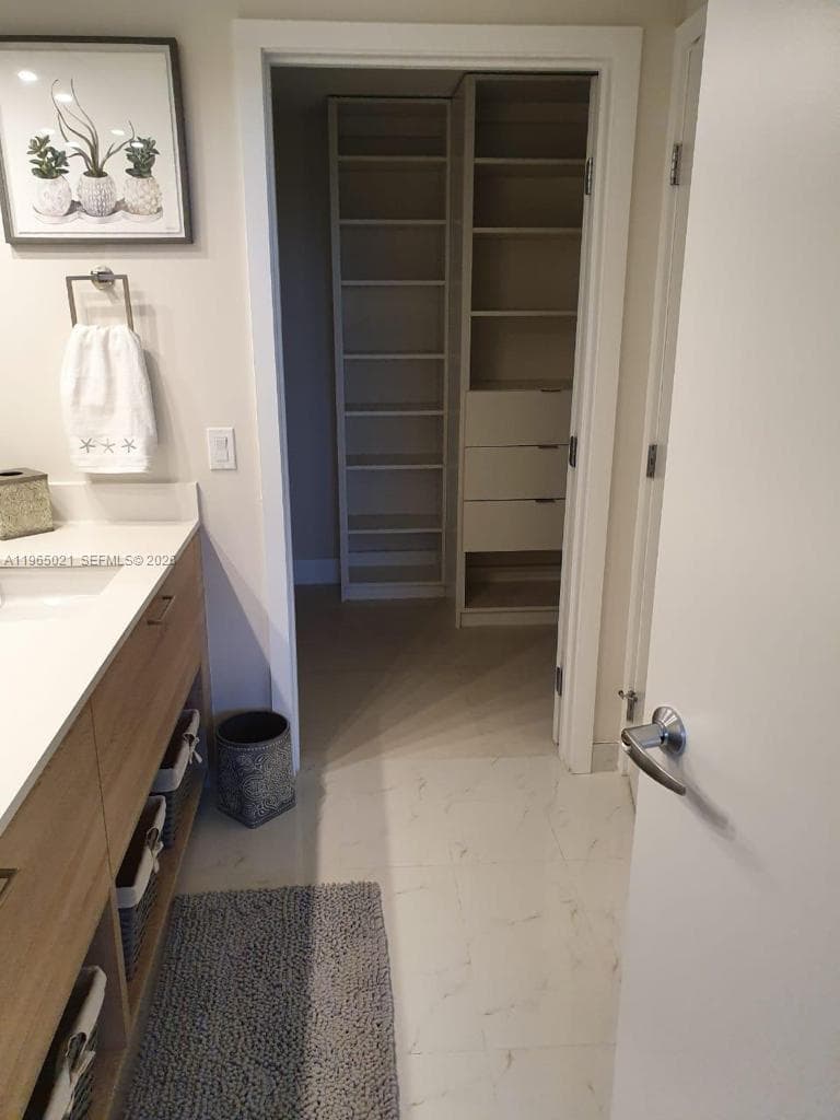 16385 Biscayne Blvd # 507, North Miami Beach FL 33160 — 21