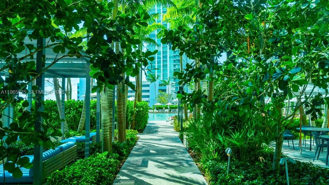 650 NE 32nd St # 2105, Miami FL 33137 — 25