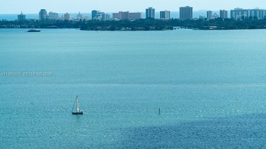 650 NE 32nd St # 2105, Miami FL 33137 — 22