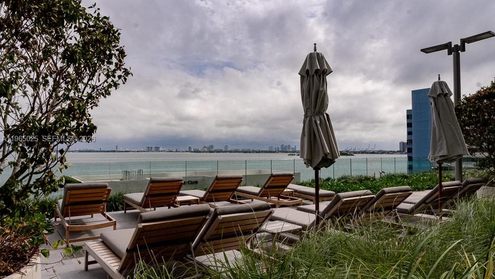 650 NE 32nd St # 2105, Miami FL 33137 — 31