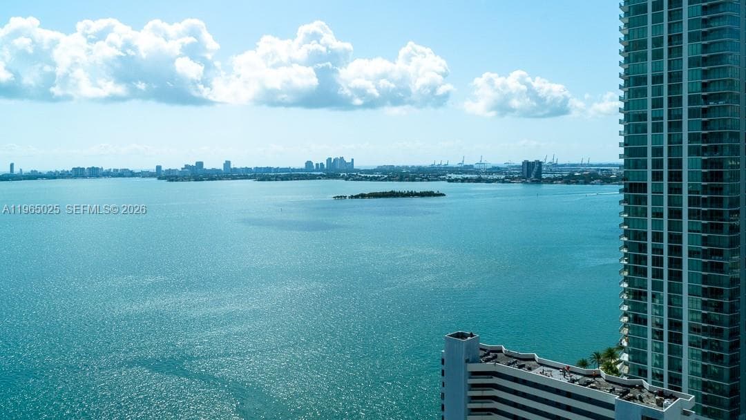 650 NE 32nd St # 2105, Miami FL 33137 — 23