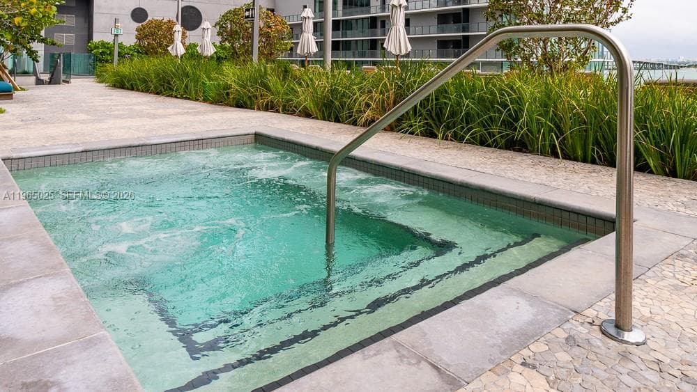 650 NE 32nd St # 2105, Miami FL 33137 — 29