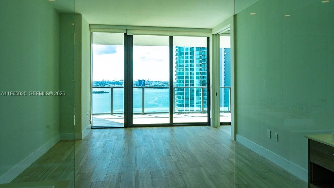 650 NE 32nd St # 2105, Miami FL 33137 — 8