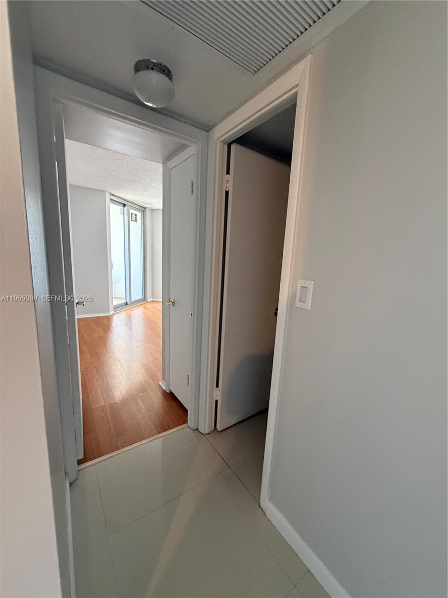 5555 Collins Ave # 12Z, Miami Beach FL 33140 — 6