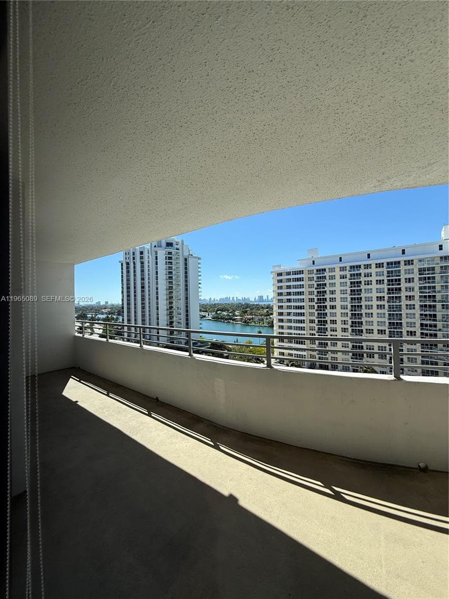 5555 Collins Ave # 12Z, Miami Beach FL 33140 — 12