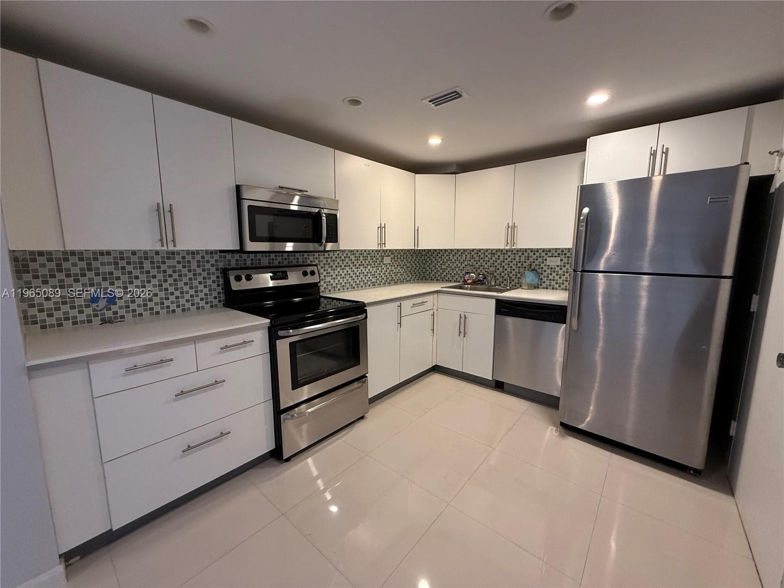 5555 Collins Ave # 12Z, Miami Beach FL 33140 — 1