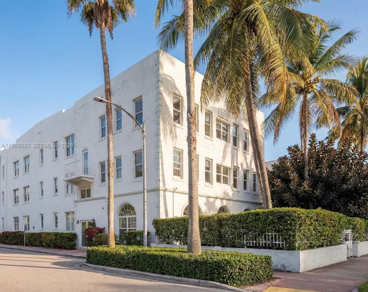 802 Euclid Ave # 305, Miami Beach FL 33139 — 1