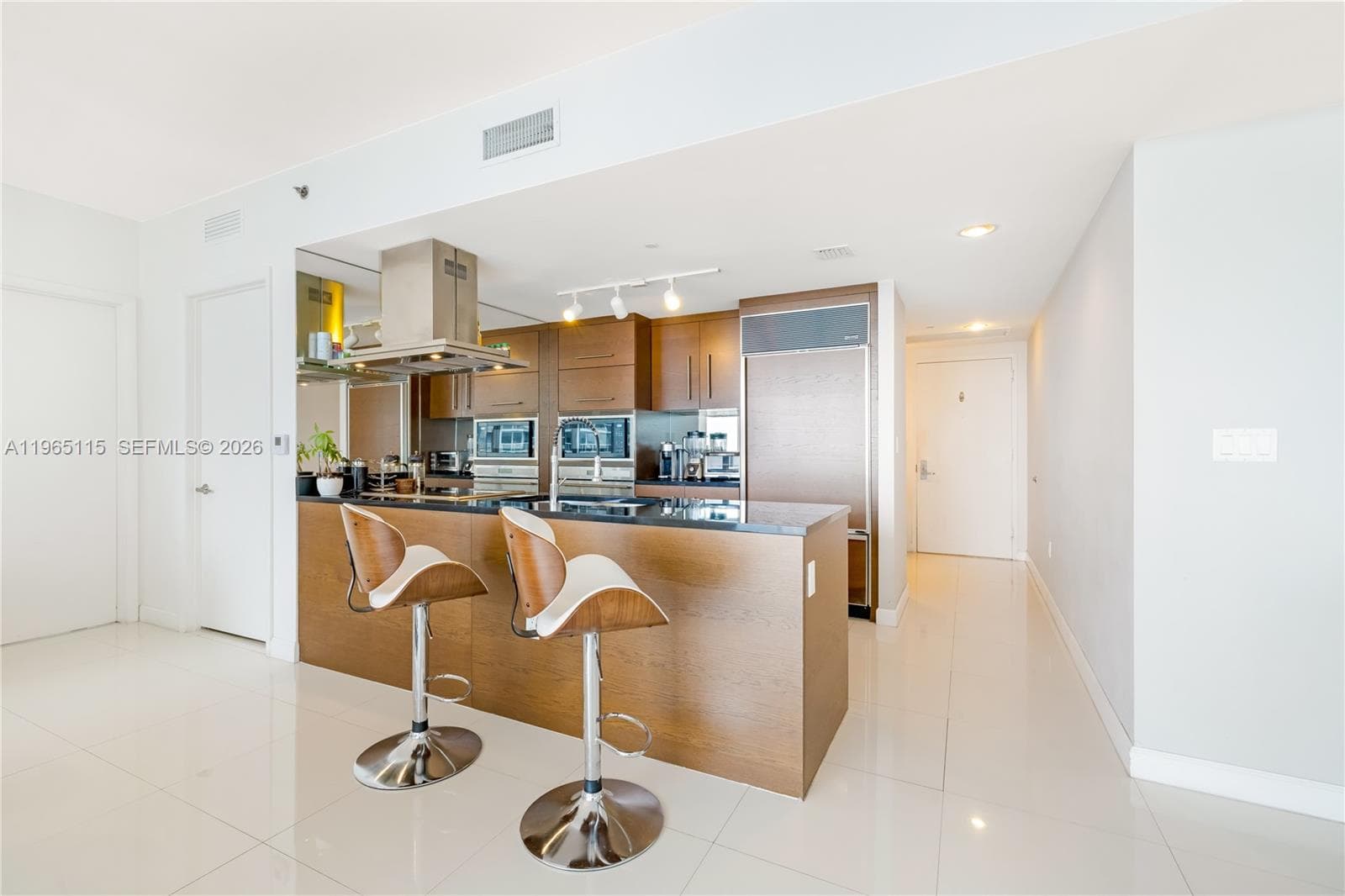 495 Brickell Ave # 4704, Miami FL 33131 — 20