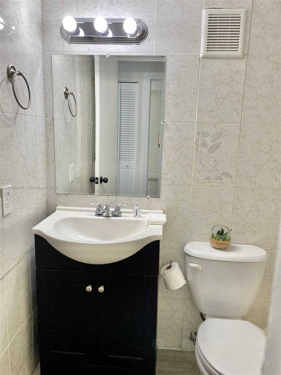 8897 Fontainebleau Blvd # 303, Miami FL 33172 — 13
