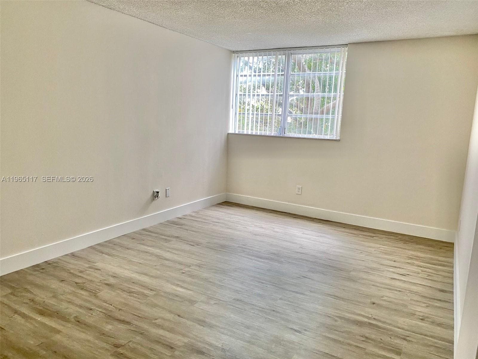 8897 Fontainebleau Blvd # 303, Miami FL 33172 — 12