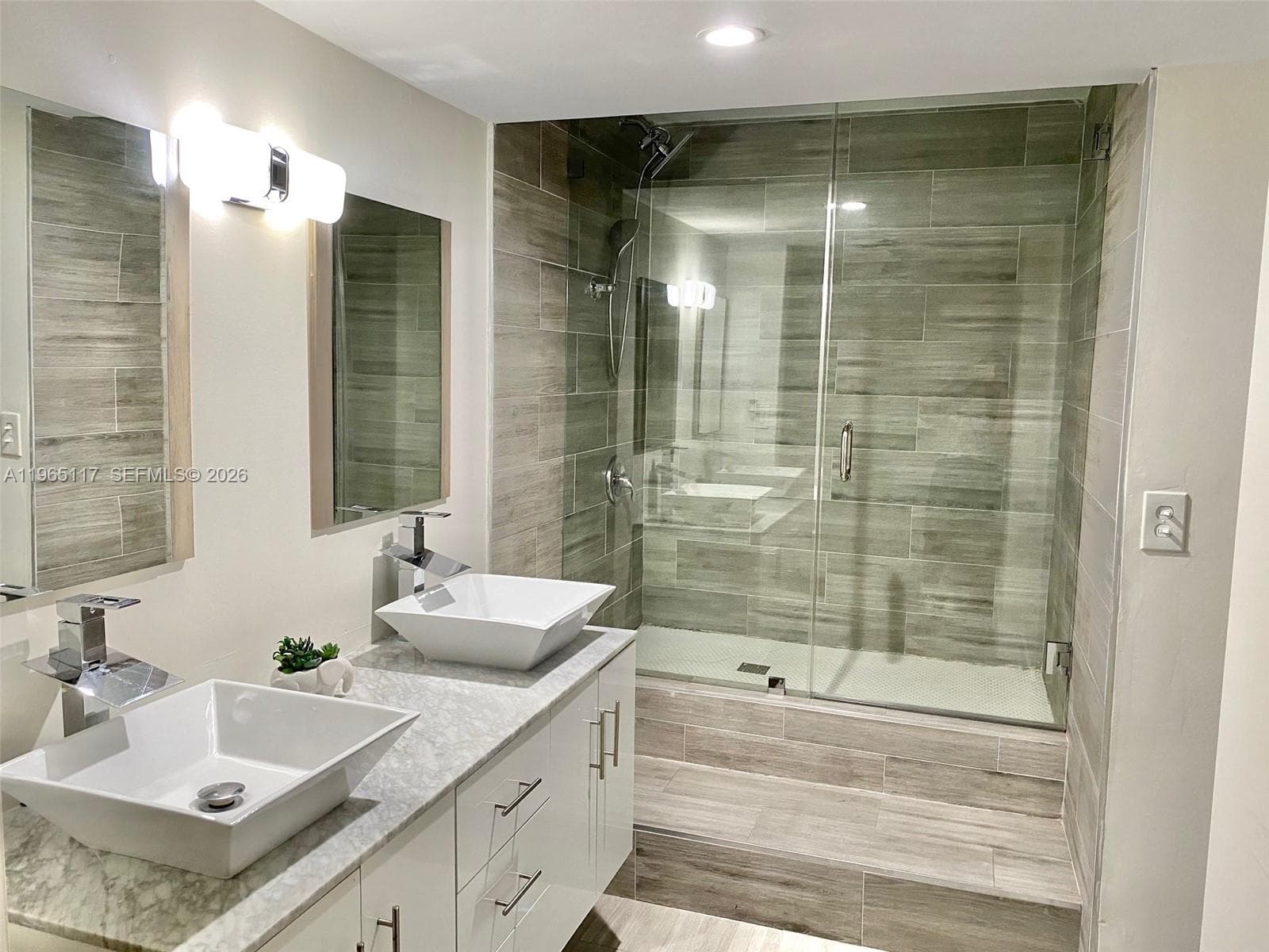 8897 Fontainebleau Blvd # 303, Miami FL 33172 — 1