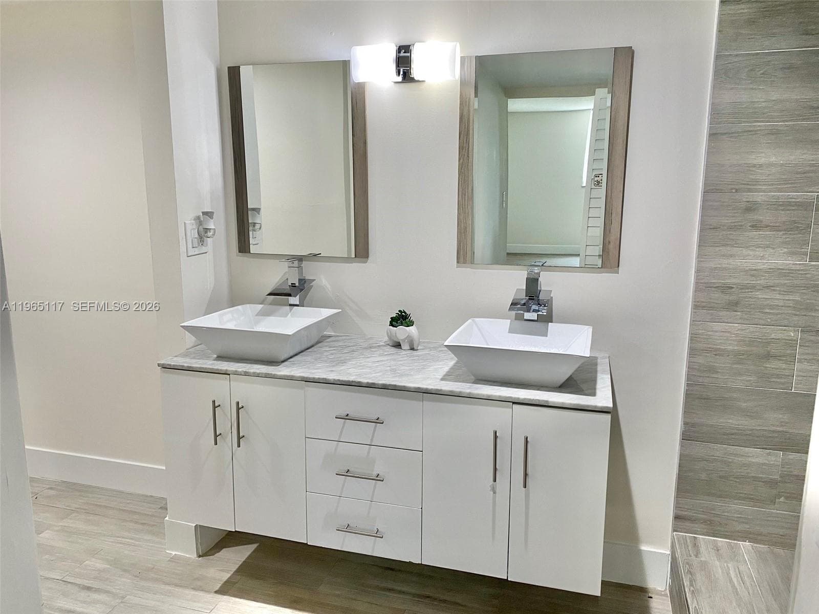 8897 Fontainebleau Blvd # 303, Miami FL 33172 — 9