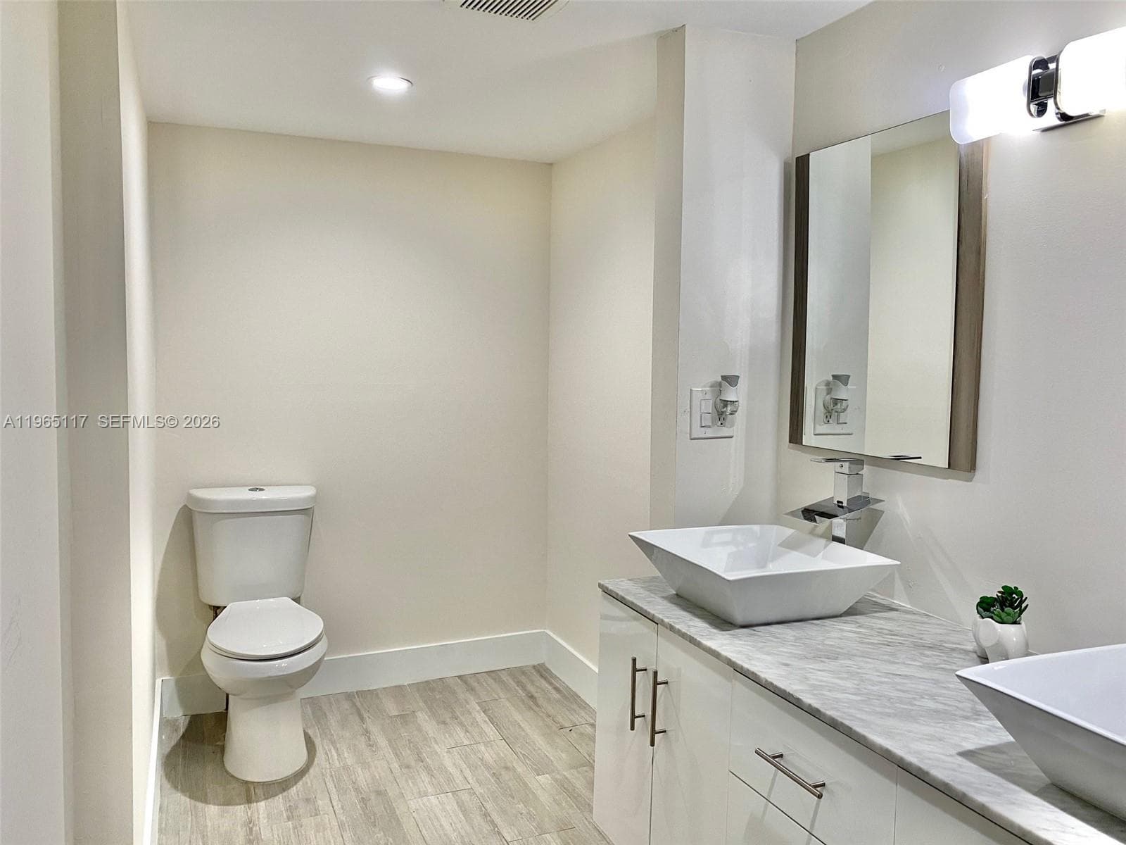 8897 Fontainebleau Blvd # 303, Miami FL 33172 — 10