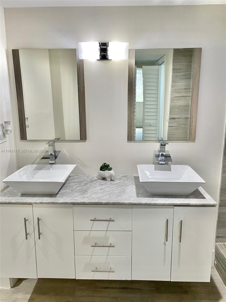 8897 Fontainebleau Blvd # 303, Miami FL 33172 — 11