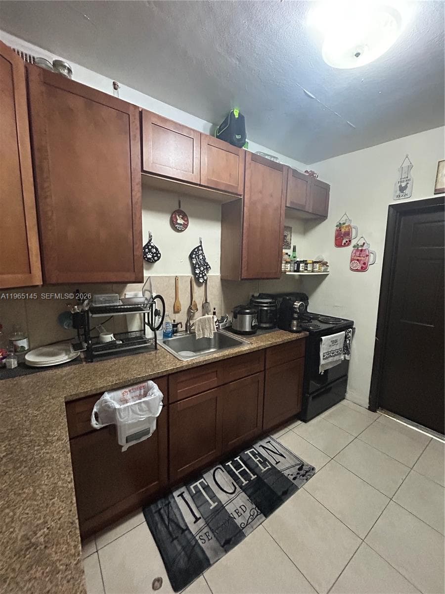 1080 NW 121st St, North Miami FL 33168 — 9