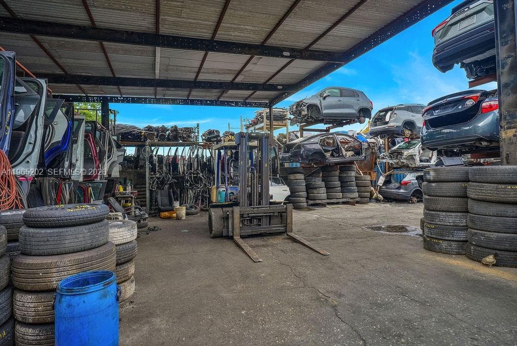 Hialeah, FL — 3