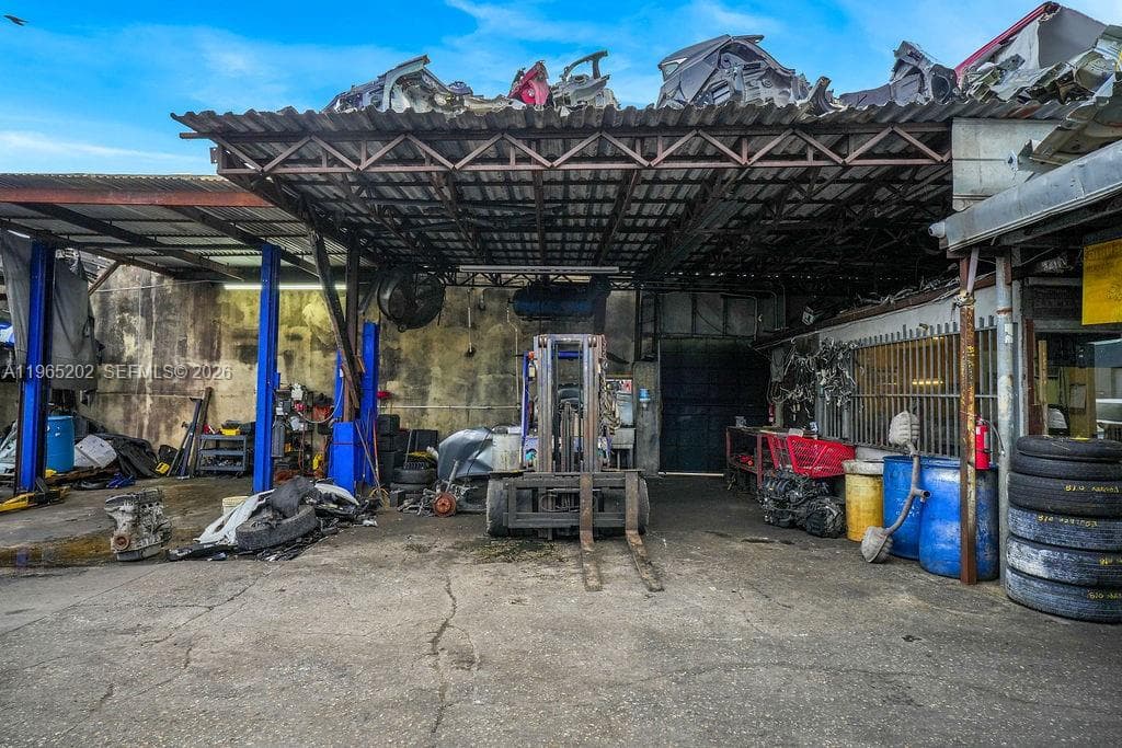 Hialeah, FL — 14