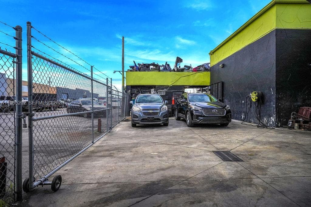 Hialeah, FL — 4