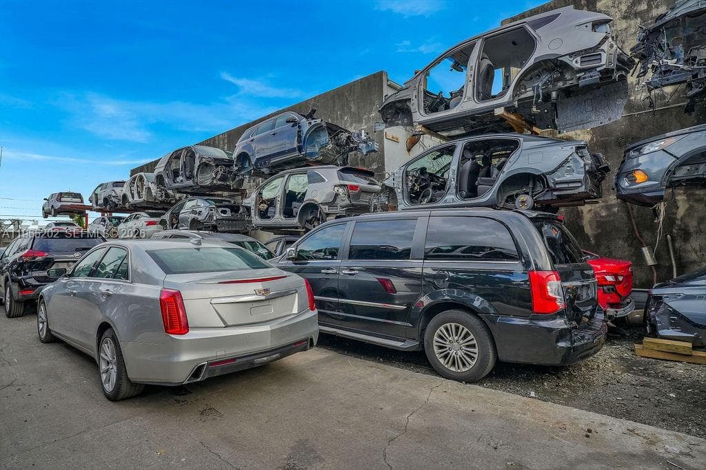Hialeah, FL — 8