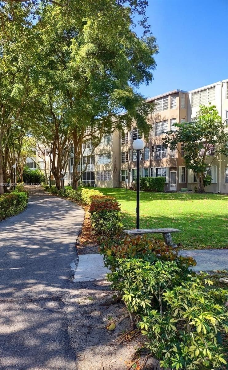 1690 NE 191st St # 1, Miami FL 33179 — 13