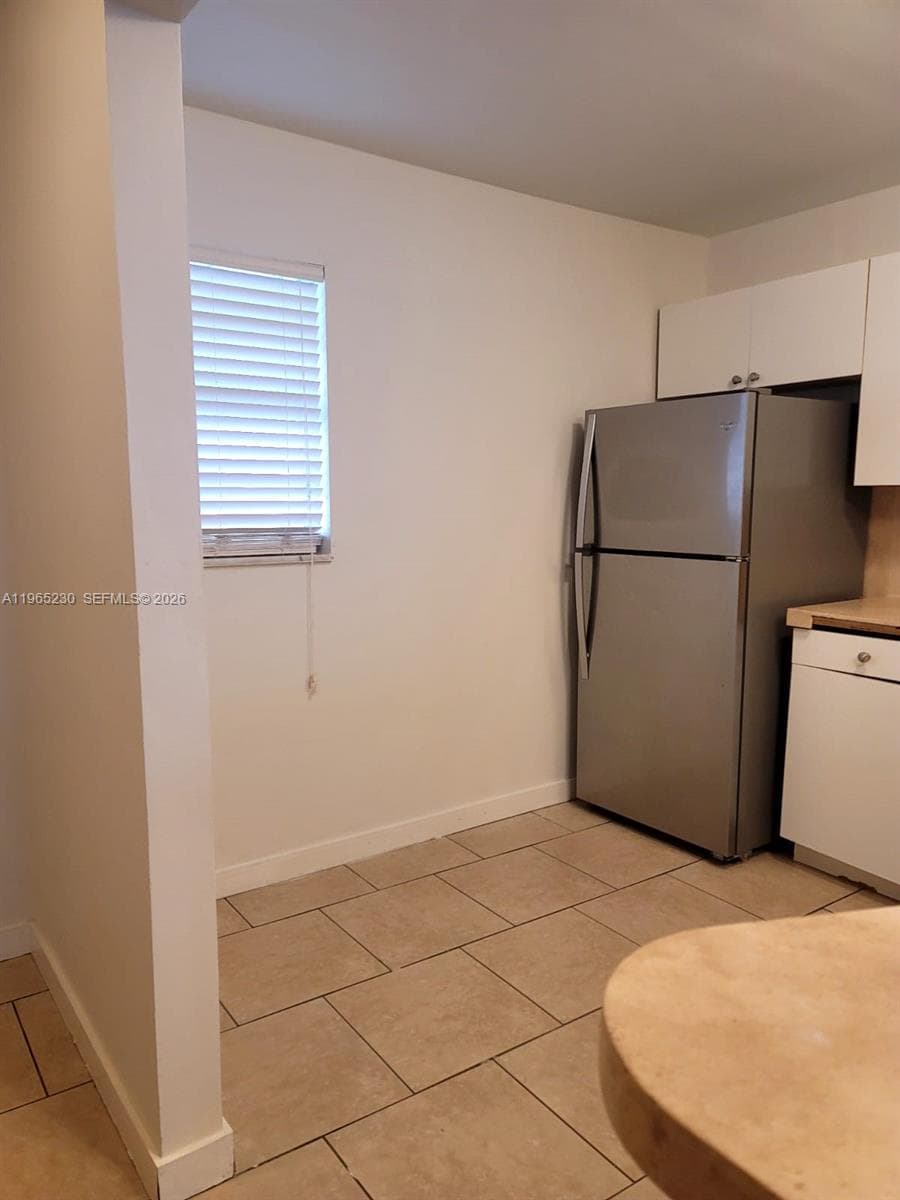 1690 NE 191st St # 1, Miami FL 33179 — 5