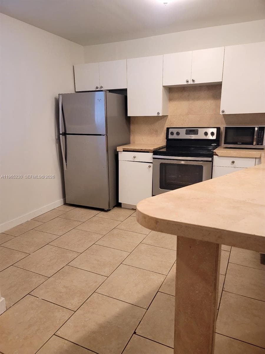 1690 NE 191st St # 1, Miami FL 33179 — 8