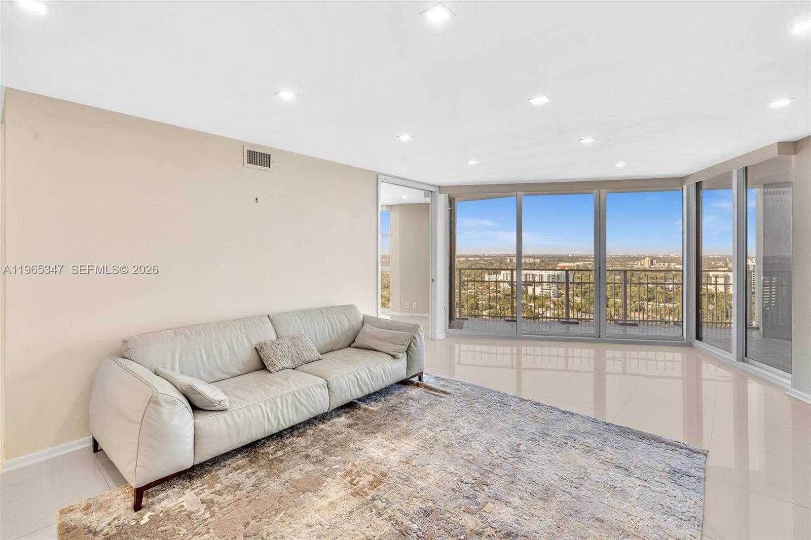 4000 Towerside Ter, Miami FL 33138 — 6