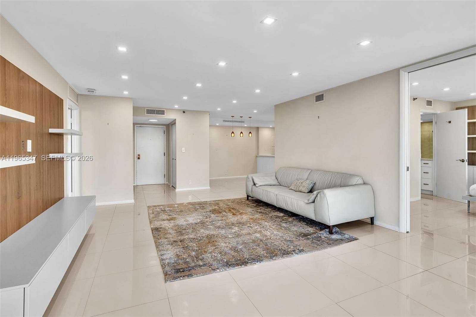 4000 Towerside Ter, Miami FL 33138 — 16