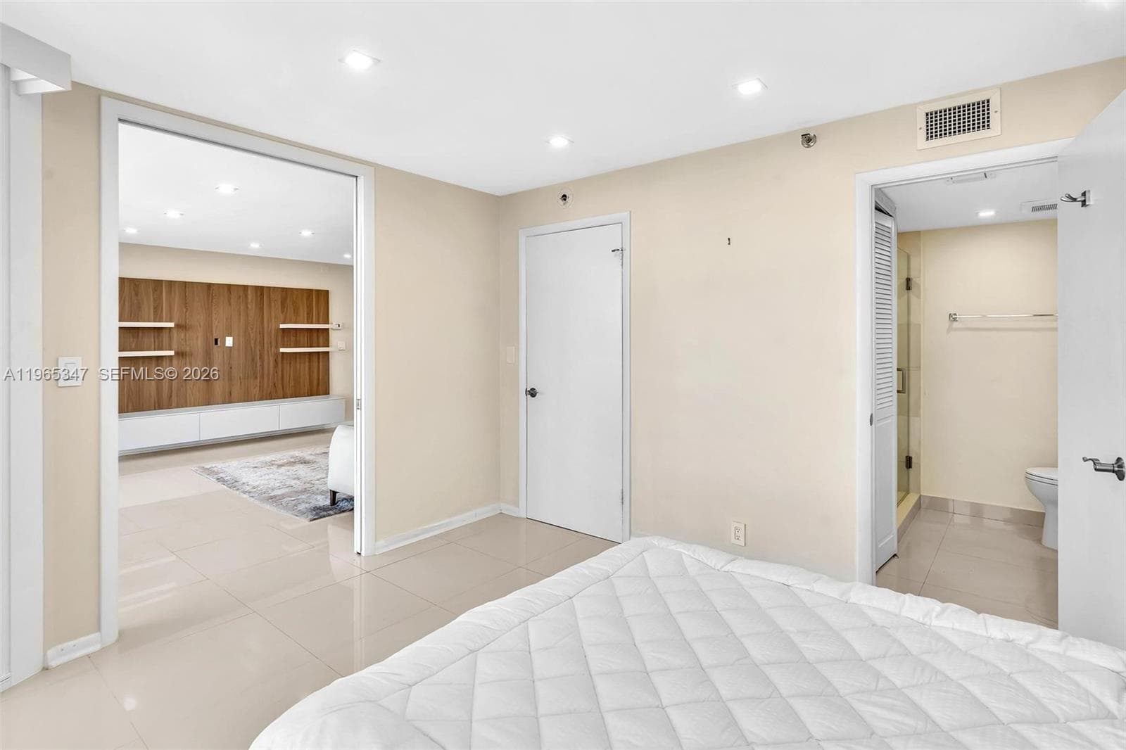 4000 Towerside Ter, Miami FL 33138 — 53
