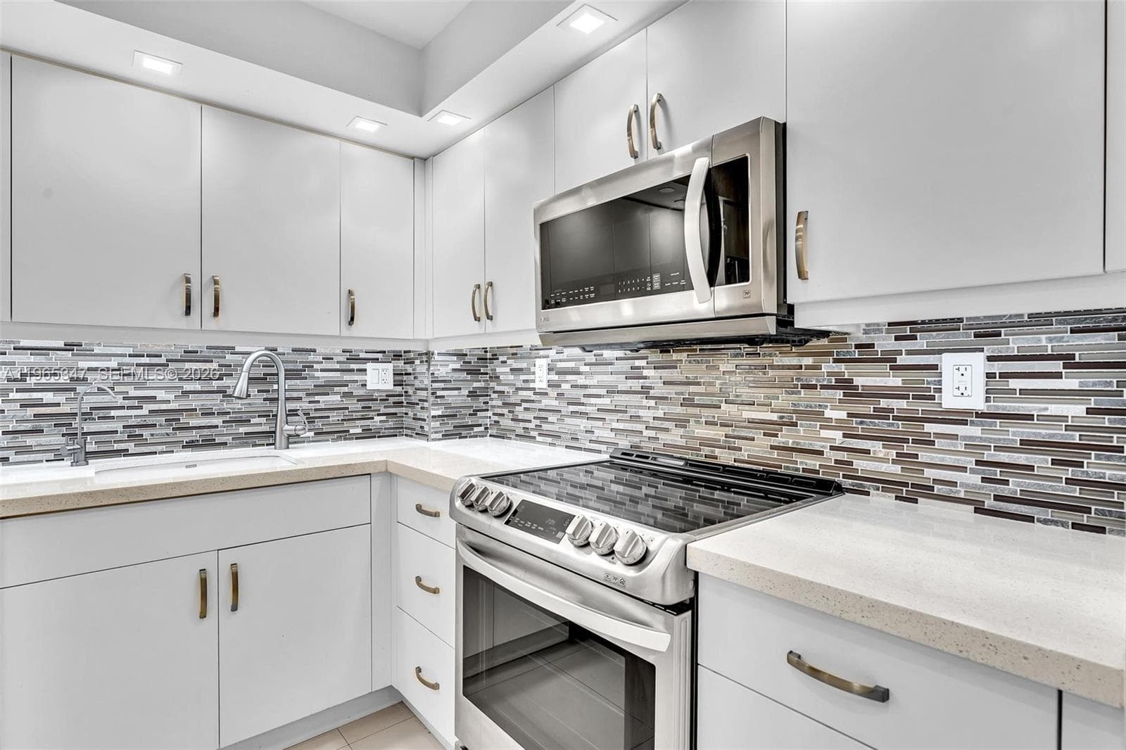 4000 Towerside Ter, Miami FL 33138 — 24