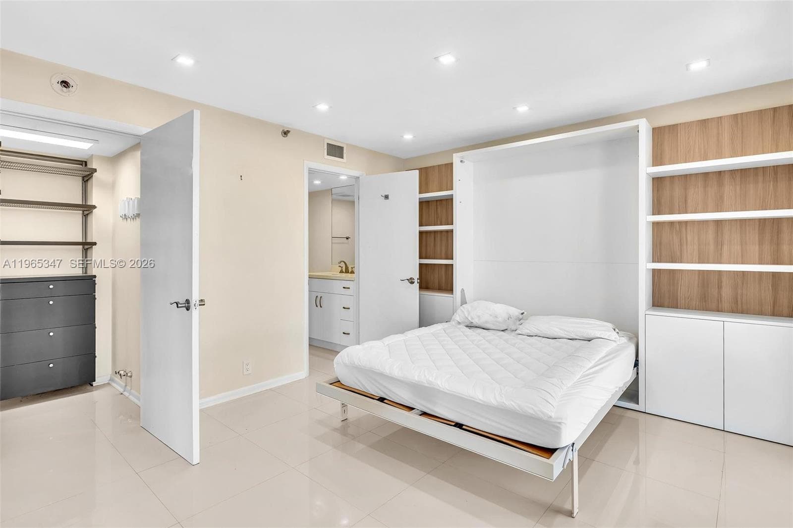 4000 Towerside Ter, Miami FL 33138 — 54