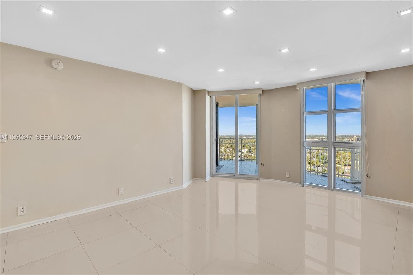 4000 Towerside Ter, Miami FL 33138 — 35
