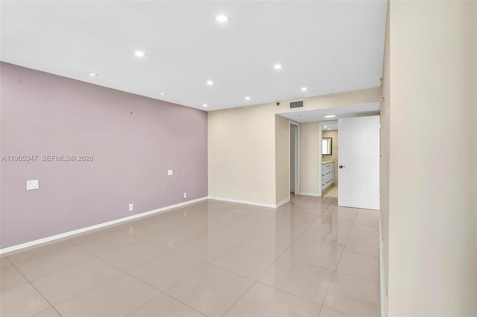 4000 Towerside Ter, Miami FL 33138 — 29