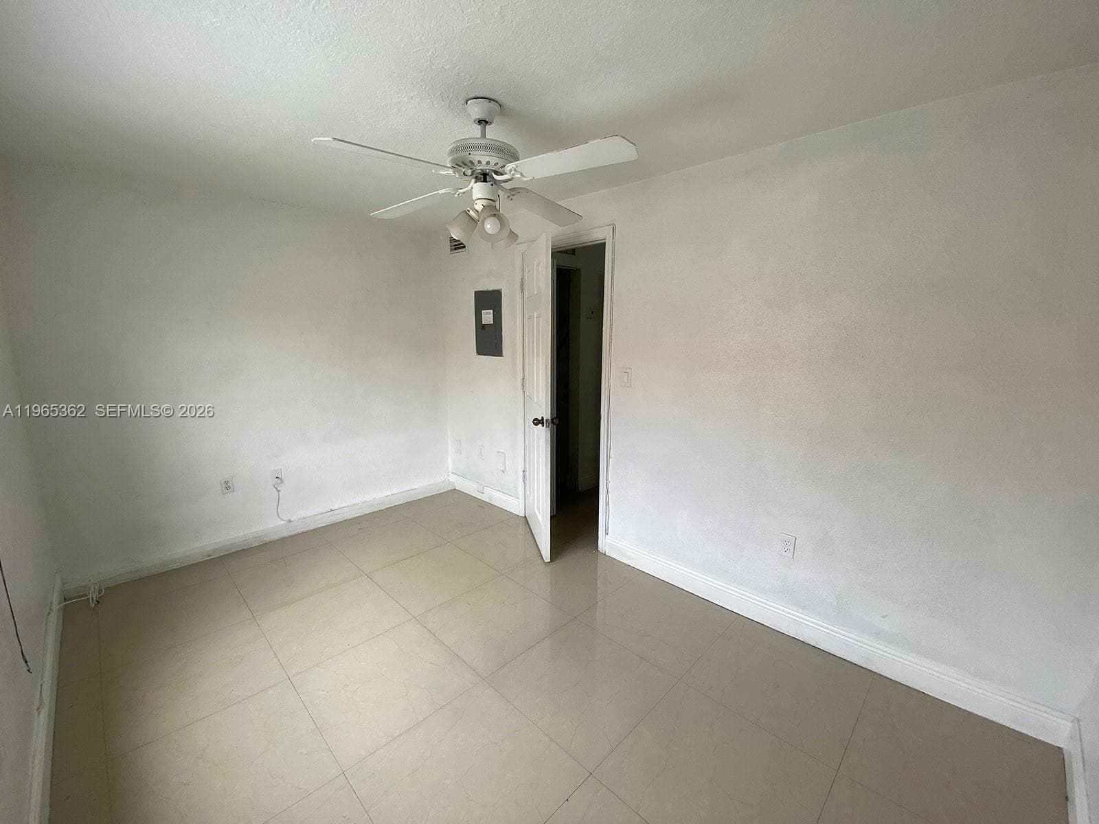 8031 NW 8th St # 17, Miami FL 33126 — 16