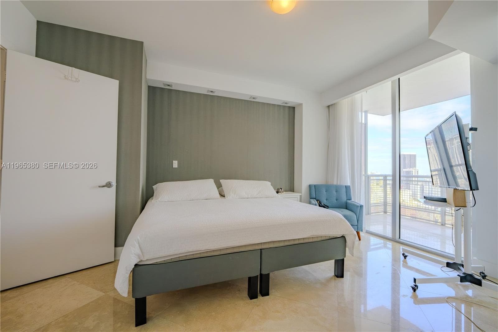 350 S Miami Ave # 3203, Miami FL 33130 — 13