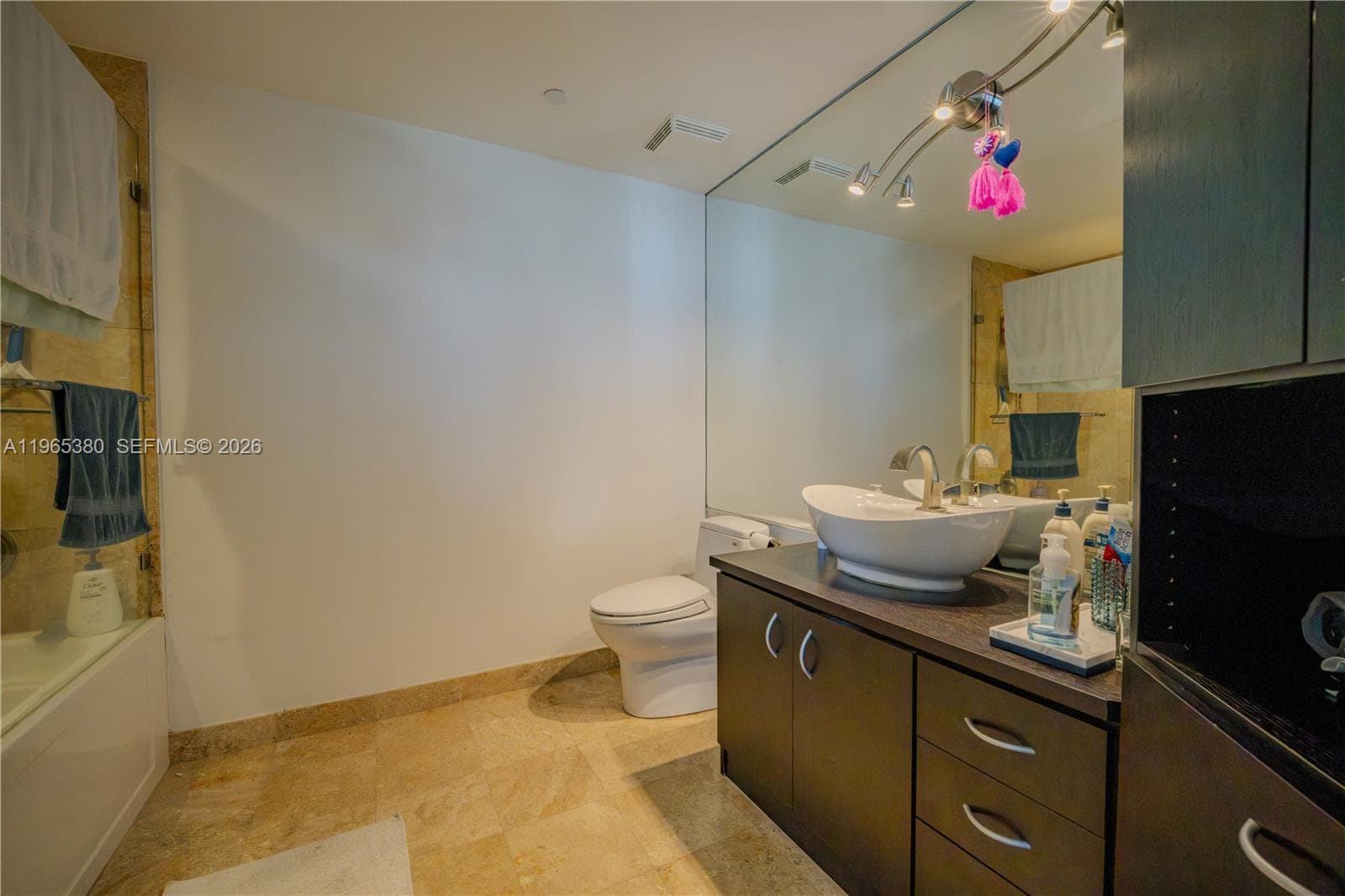 350 S Miami Ave # 3203, Miami FL 33130 — 15