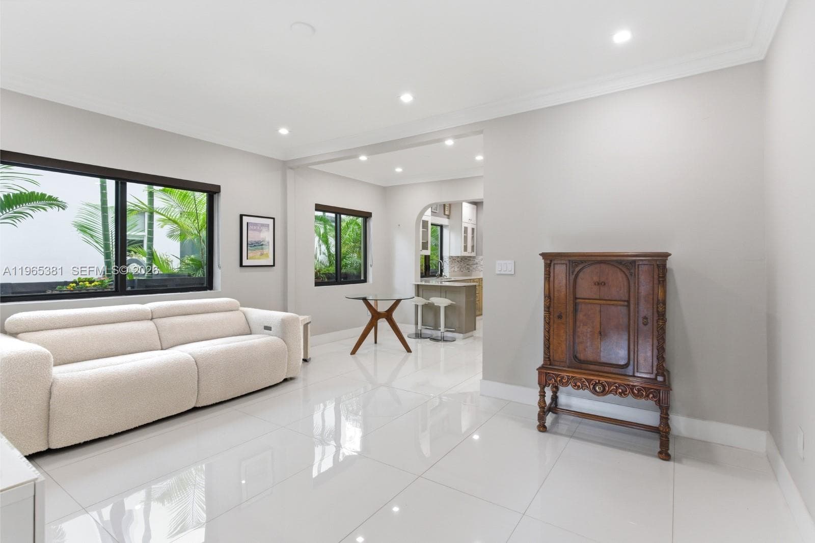 1737 SW 10th St, Miami FL 33135 — 32