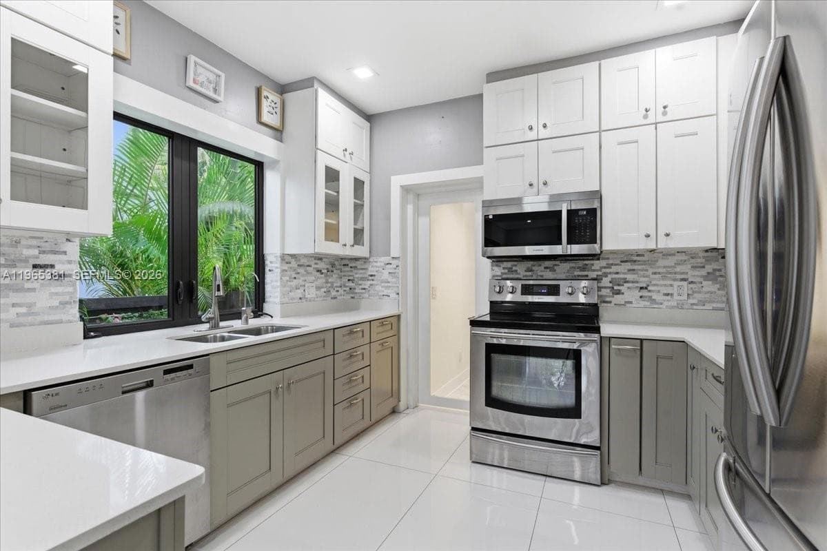 1737 SW 10th St, Miami FL 33135 — 28