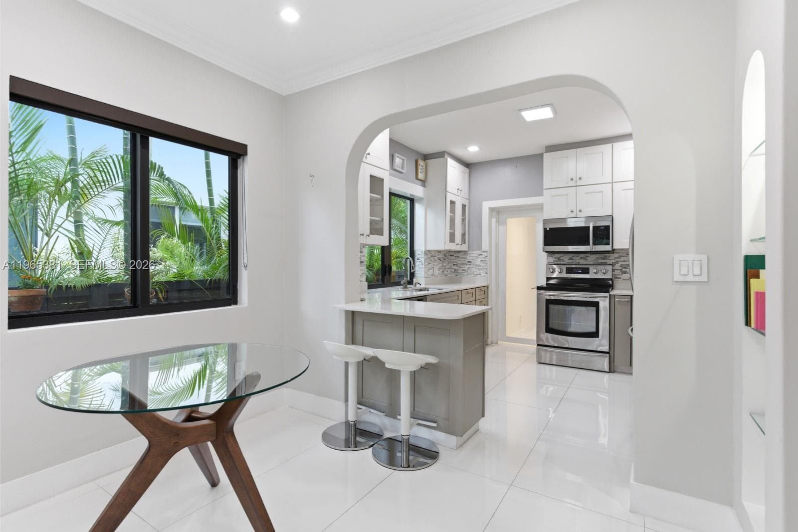 1737 SW 10th St, Miami FL 33135 — 35