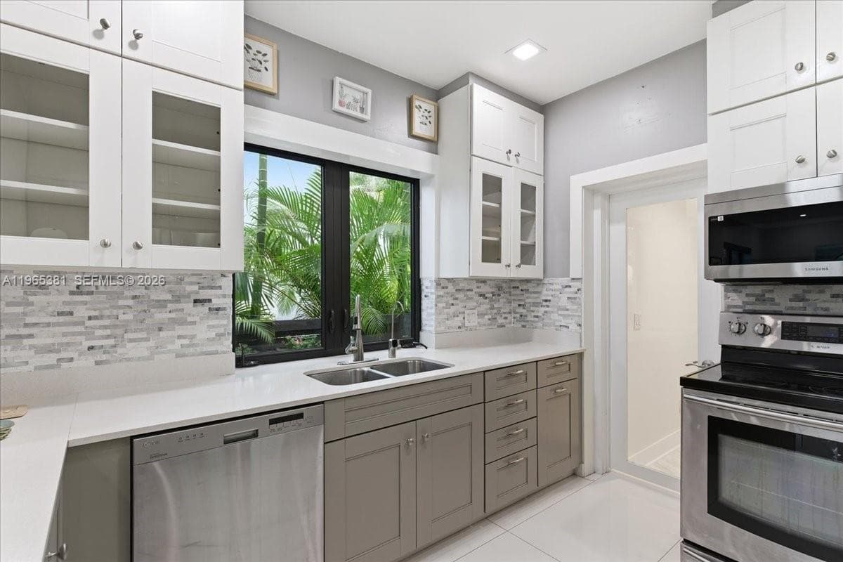 1737 SW 10th St, Miami FL 33135 — 29