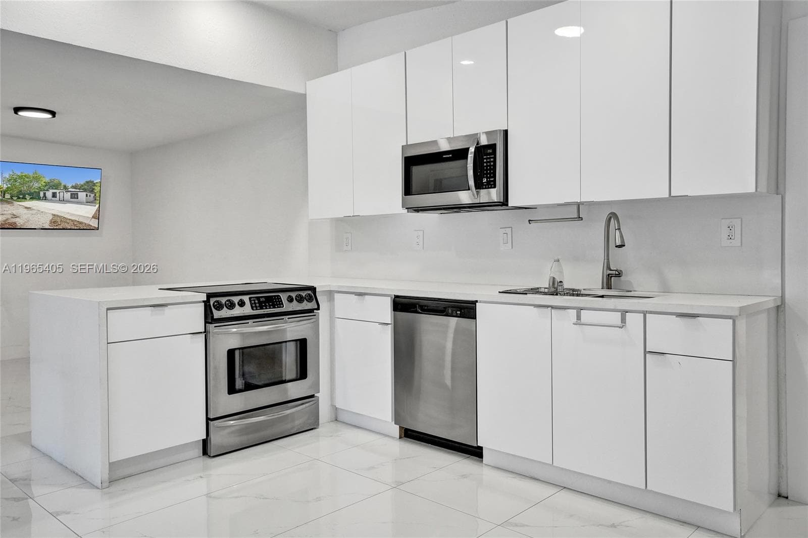 13550 NW 5th Ave, North Miami FL 33168 — 10