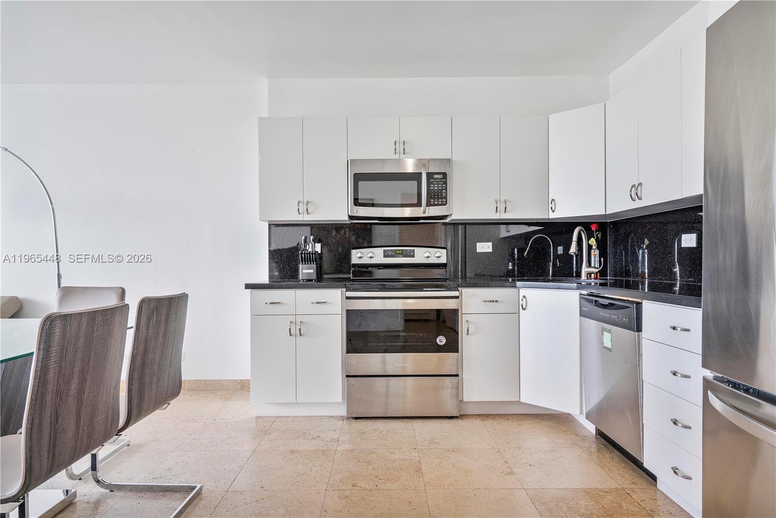5601 Collins Ave # 423, Miami Beach FL 33140 — 17