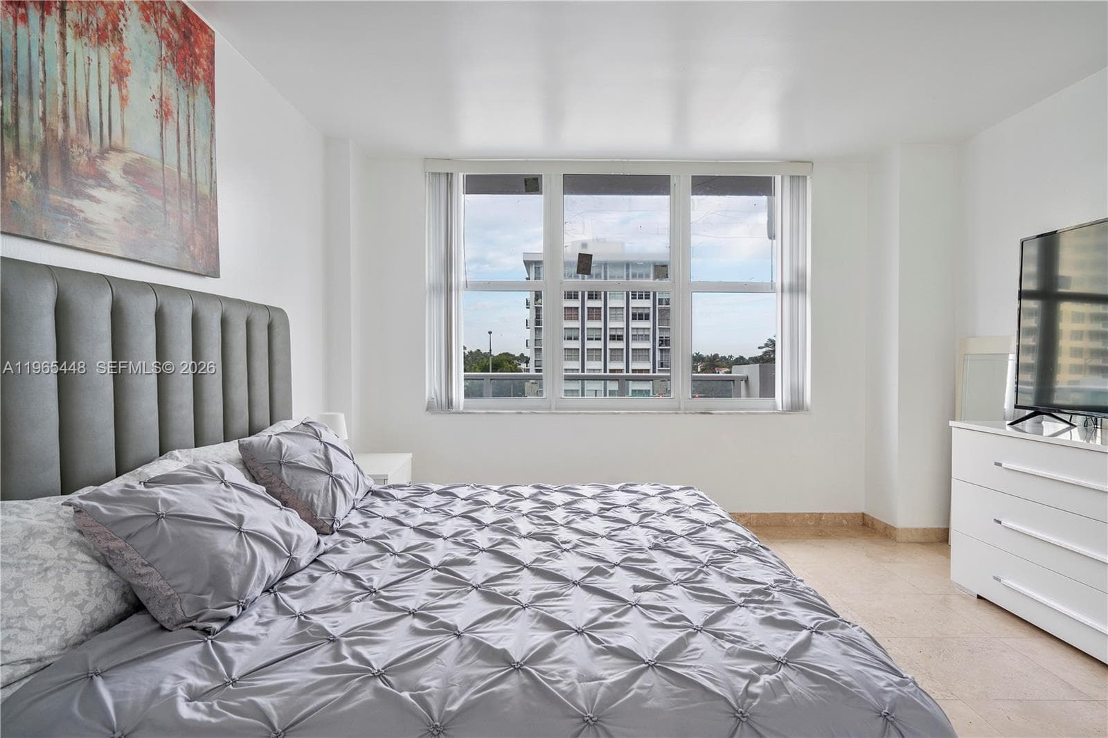 5601 Collins Ave # 423, Miami Beach FL 33140 — 3